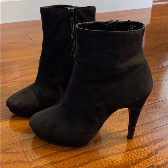 H&M faux suede black booties - Picture 2 of 8